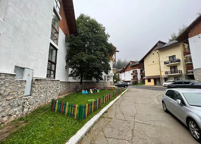 Apartment Complex De Aur Poiana